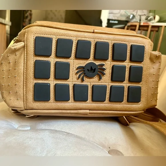 Tan Backpack - Picture 4 of 6